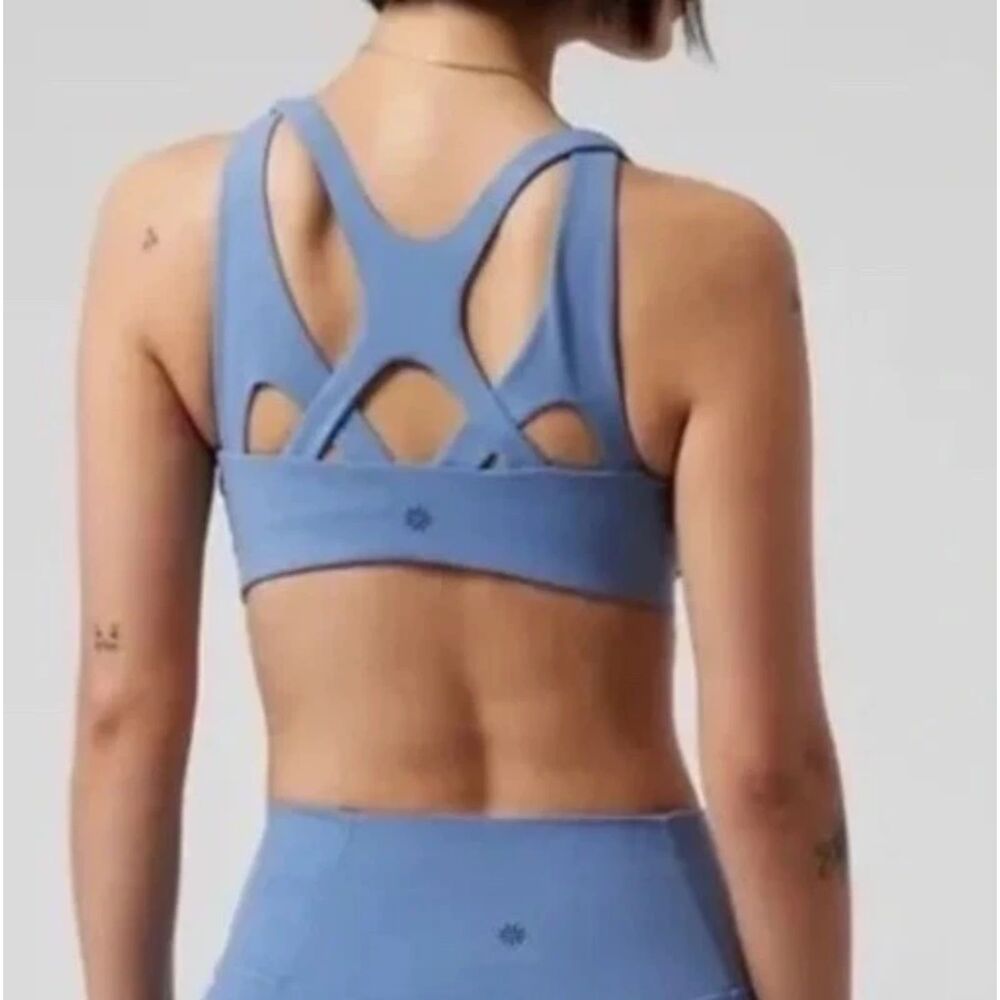 Athleta Asana Strappy Back Sports Bra in Light Blue, Medium (D3)